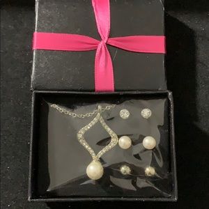 Sparkling pearlesque 4 piece gift set